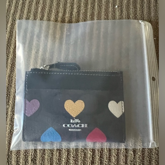 Coach Mini Skinny Id Case In Signature Canvas With Heart Print new with tags - Picture 3 of 8